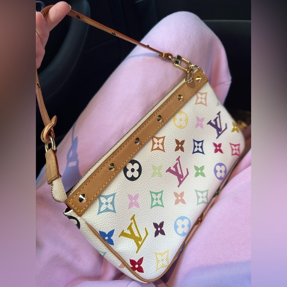 ISABELLASBAGS LIVE - Picture 2 of 3